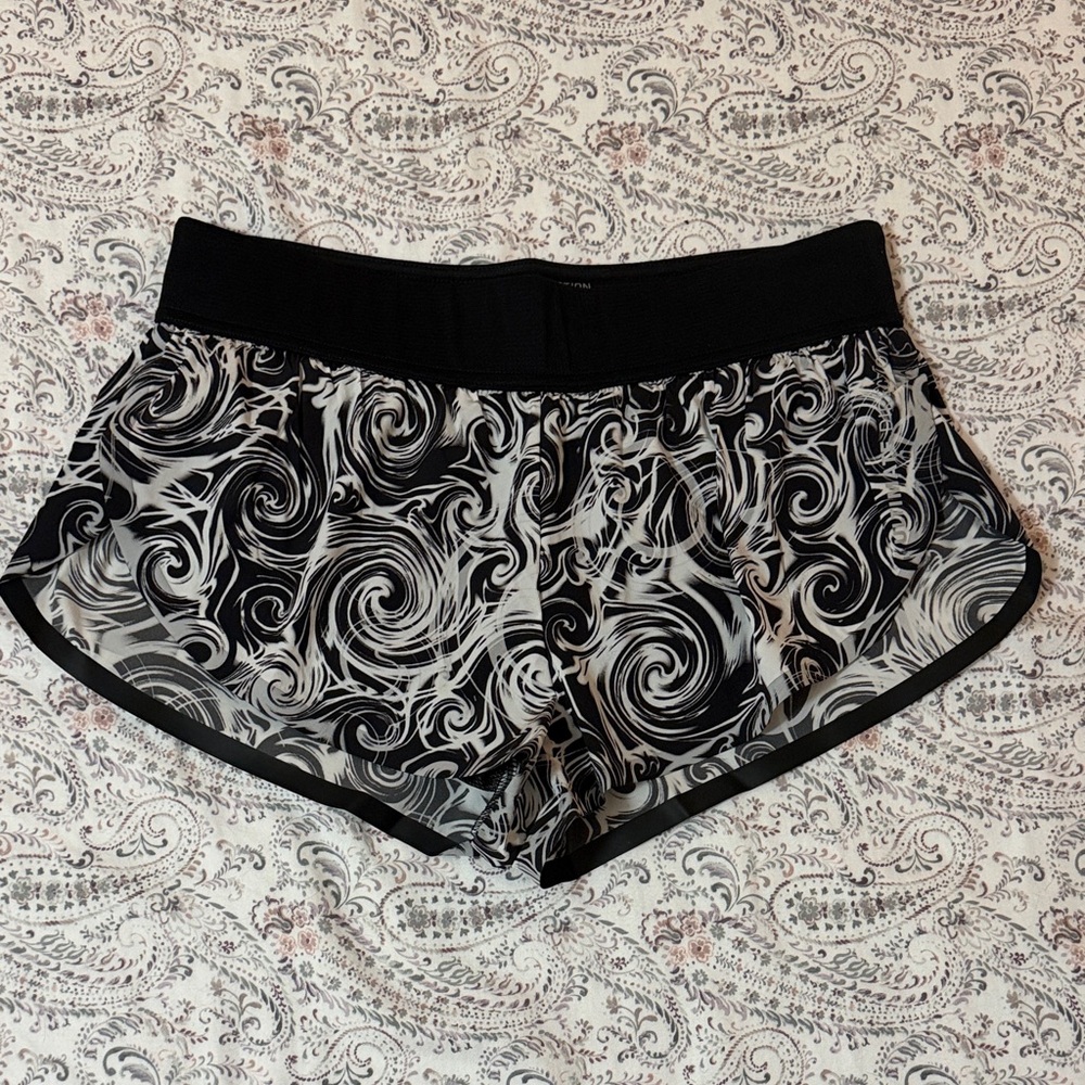 Ultimate Direction Black & White Swirl Print Women’s Athletic Running Shorts